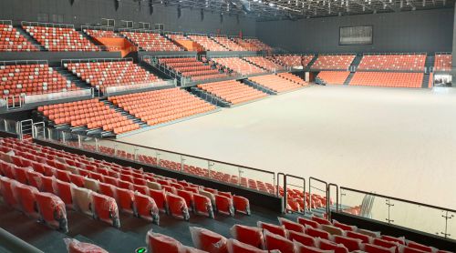 場館座椅的“骨骼”之謎：吹塑 vs 注塑，為何征途座椅選擇氣輔注塑？?